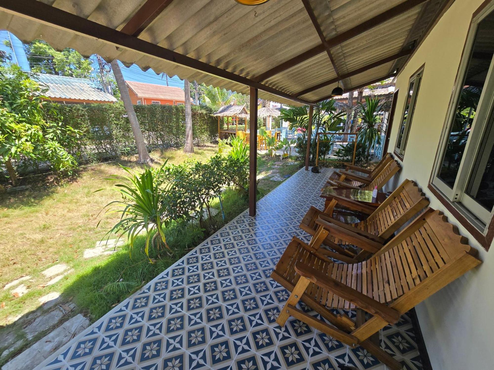 Hotel The Blue Gecko Ko Lanta Exterior foto